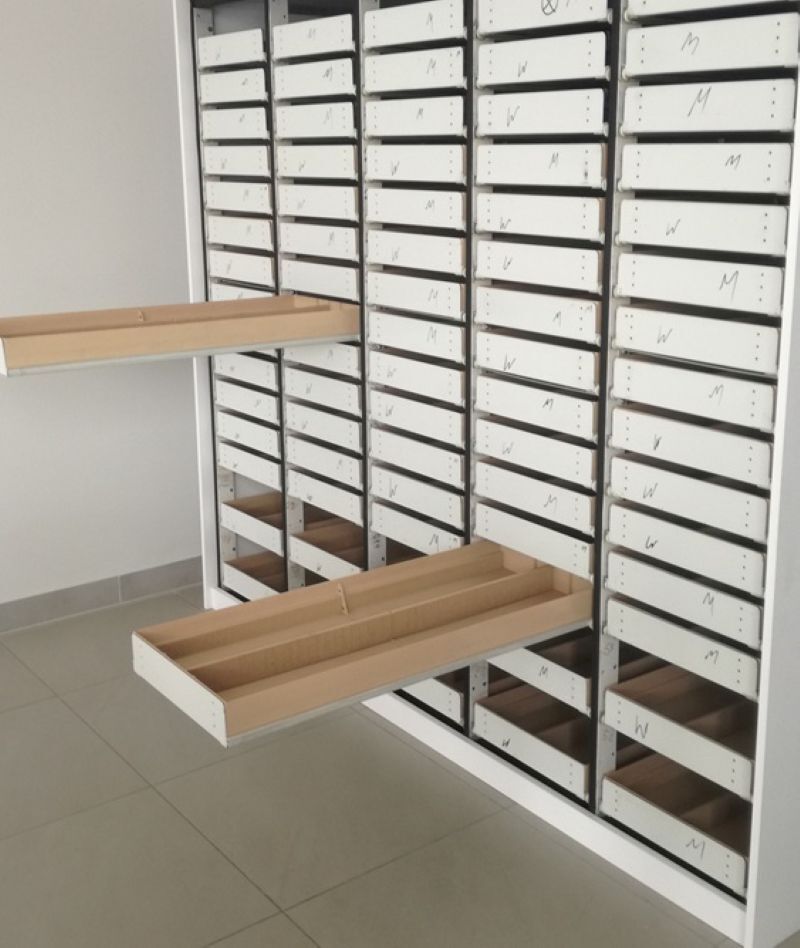 Meble apteczne magazynowe używane