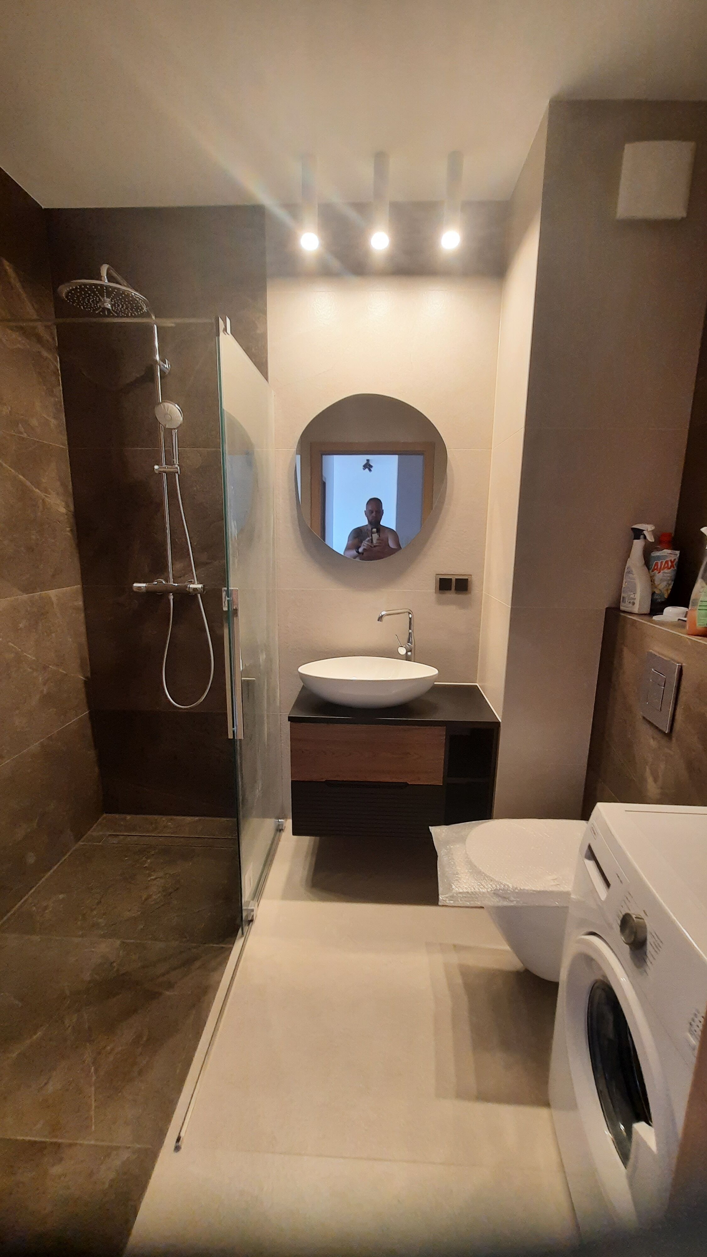 REMONTY I WYKOŃCZENIA WNĘTRZ 793-793-607 