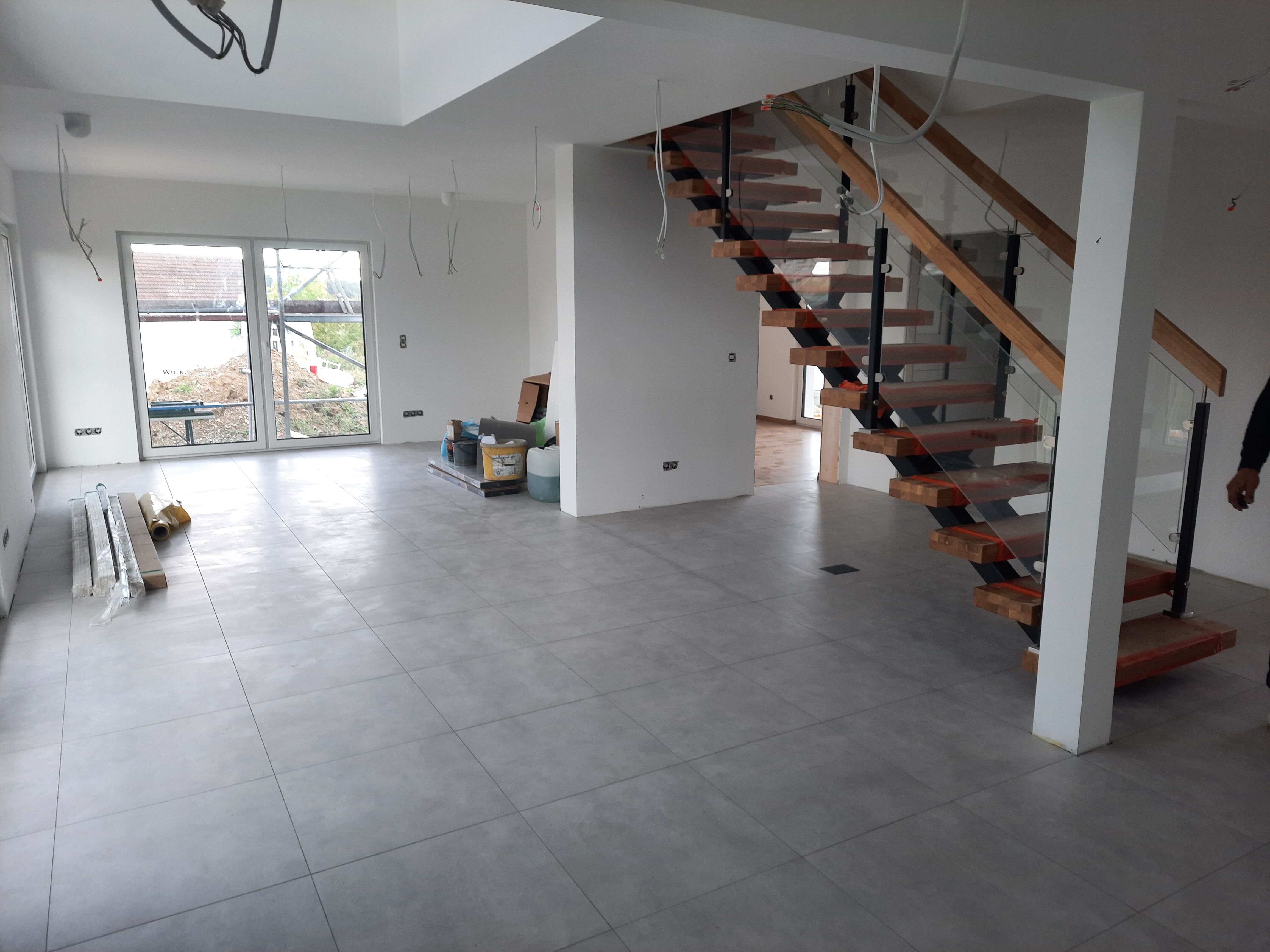 REMONTY I WYKOŃCZENIA WNĘTRZ 793-793-607 