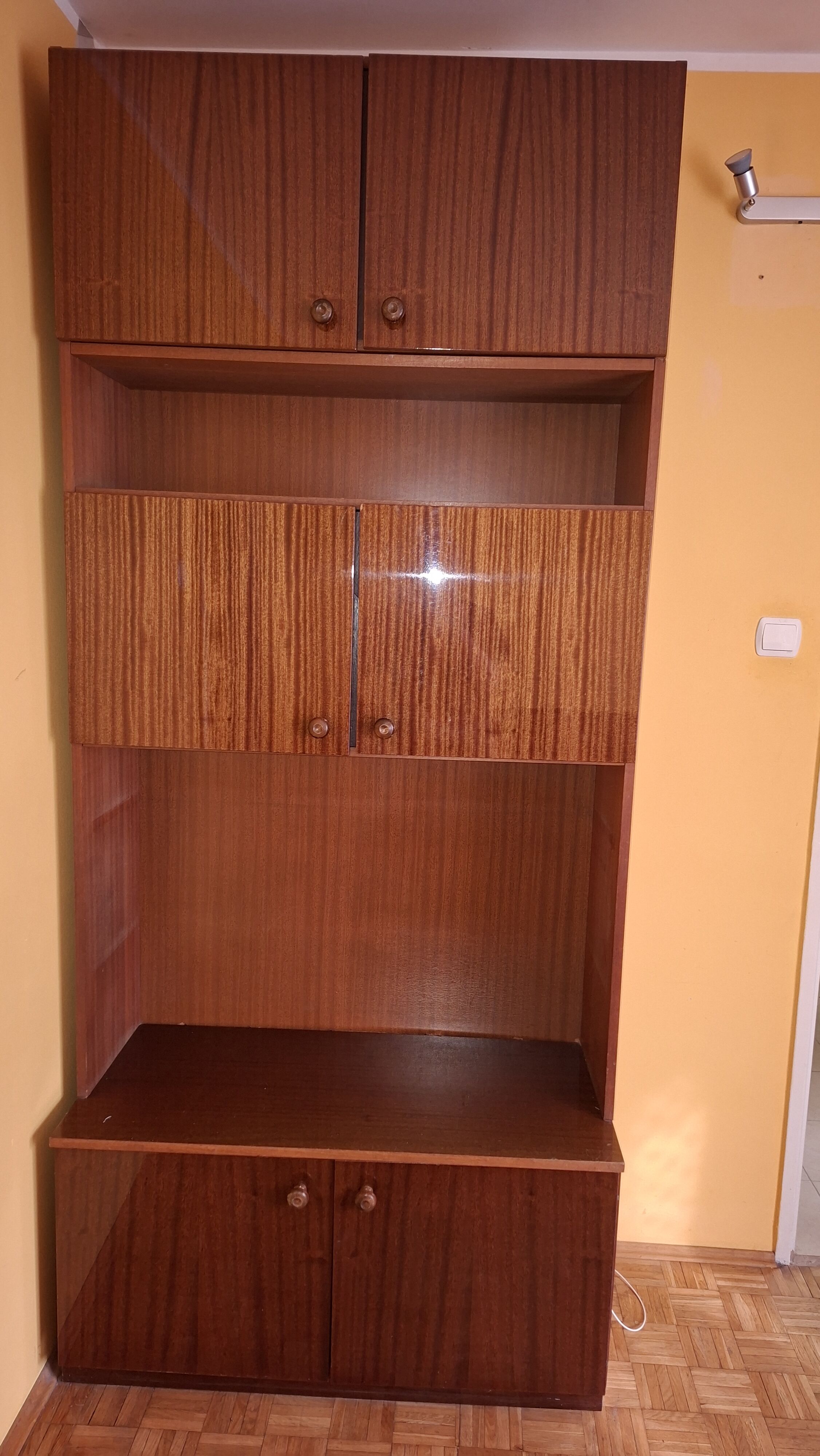 Sprzedam regaly PUSZCZA z prl-u