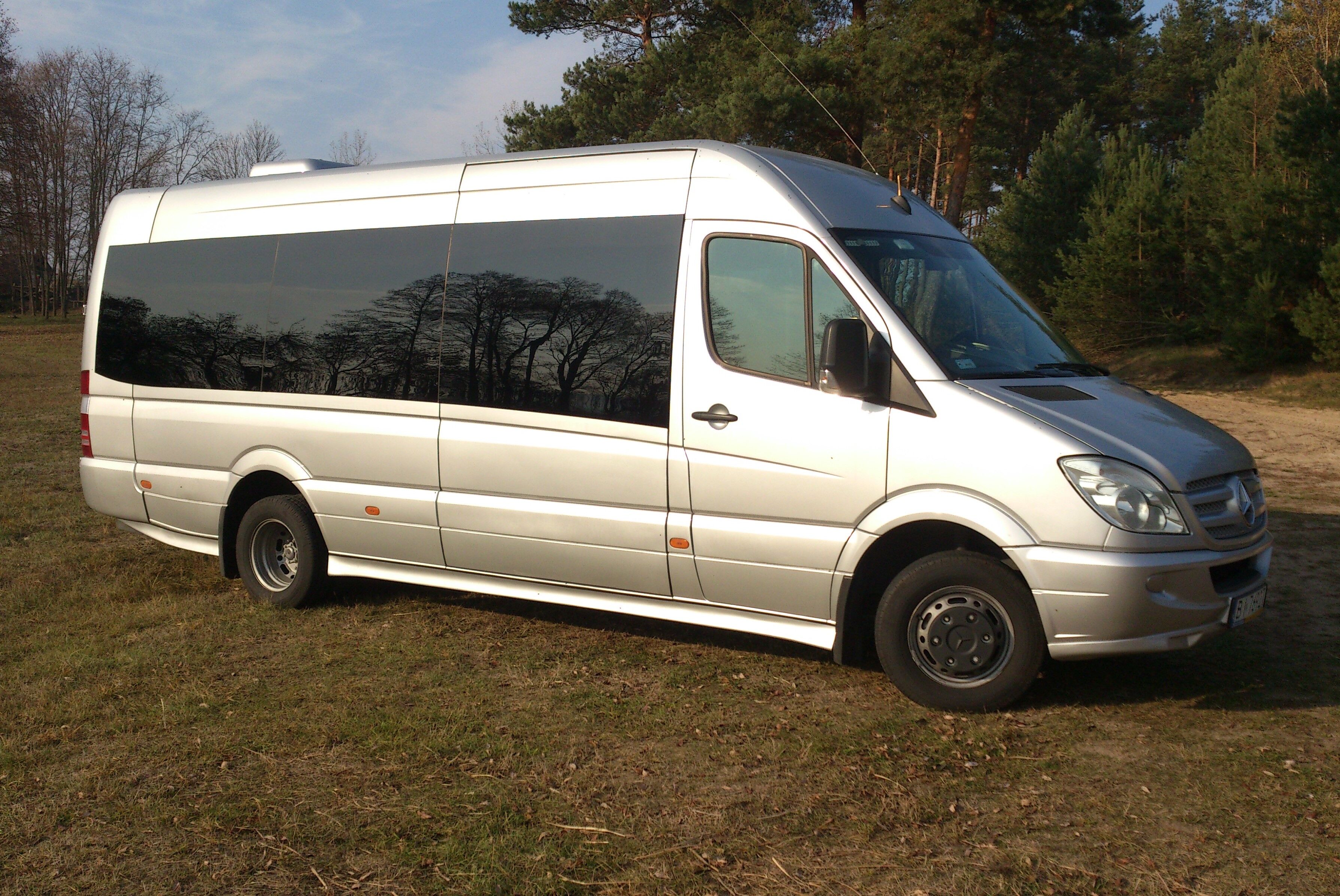 Wynajem bus -- autobus -- wycieczki szkolne -- wesela -- przewóz osób