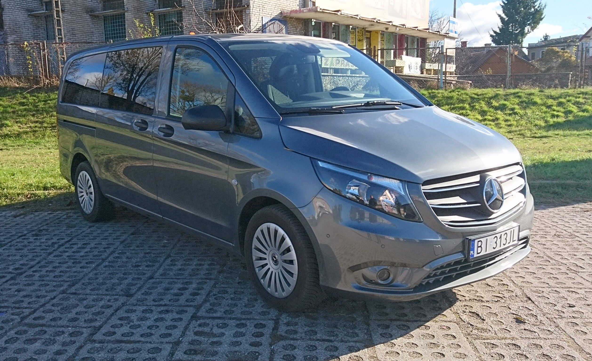 Wynajem bus -- autobus -- wycieczki szkolne -- wesela -- przewóz osób