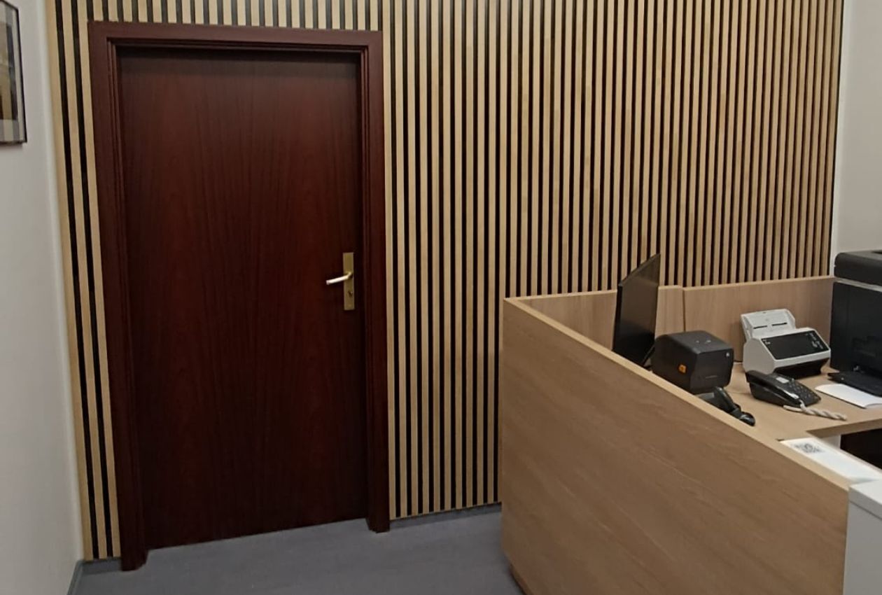 Panele winylowe, wykładziny, podłogi drewniane – sprzedaż + usługa montażu