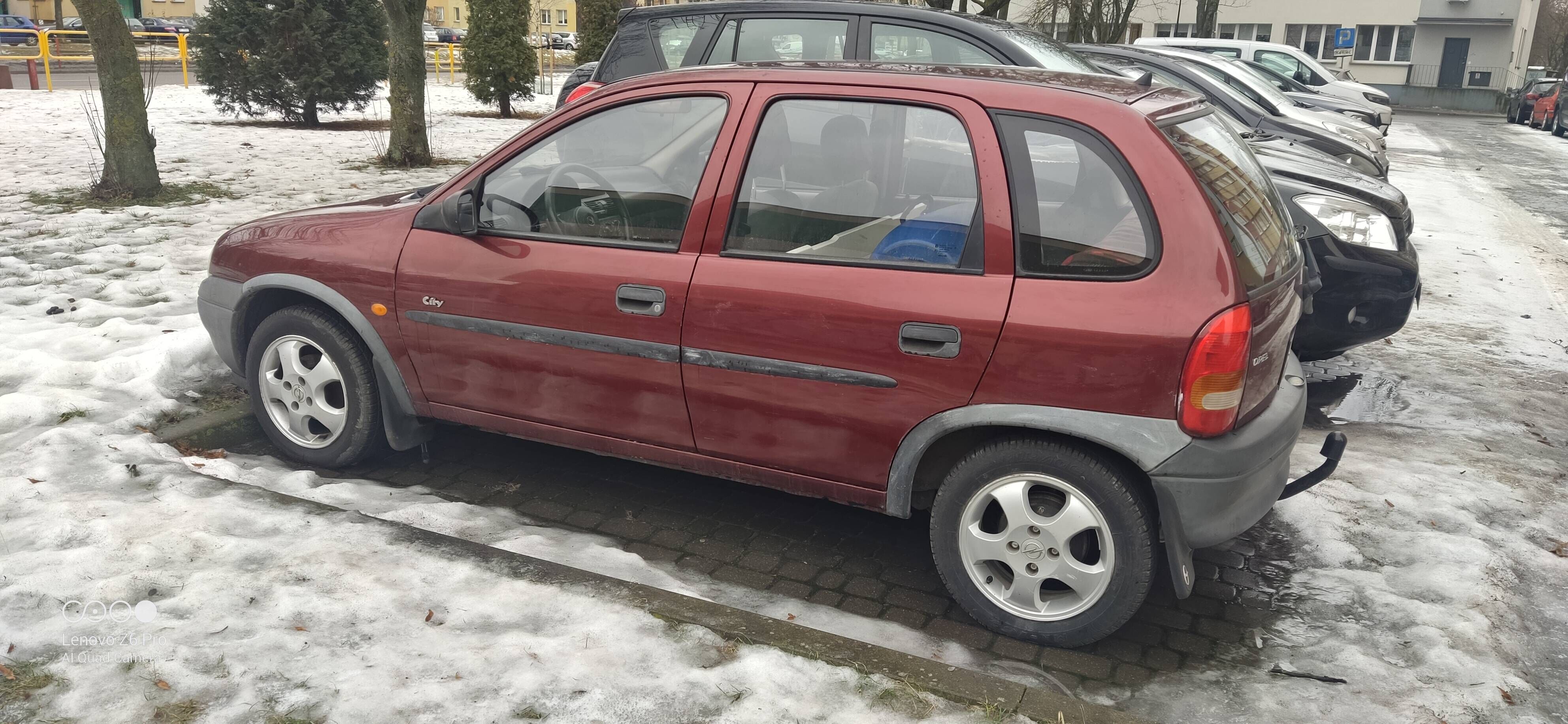 Corsa CITY 1,0, 5 drzwi, 2000r, 83,5 t km