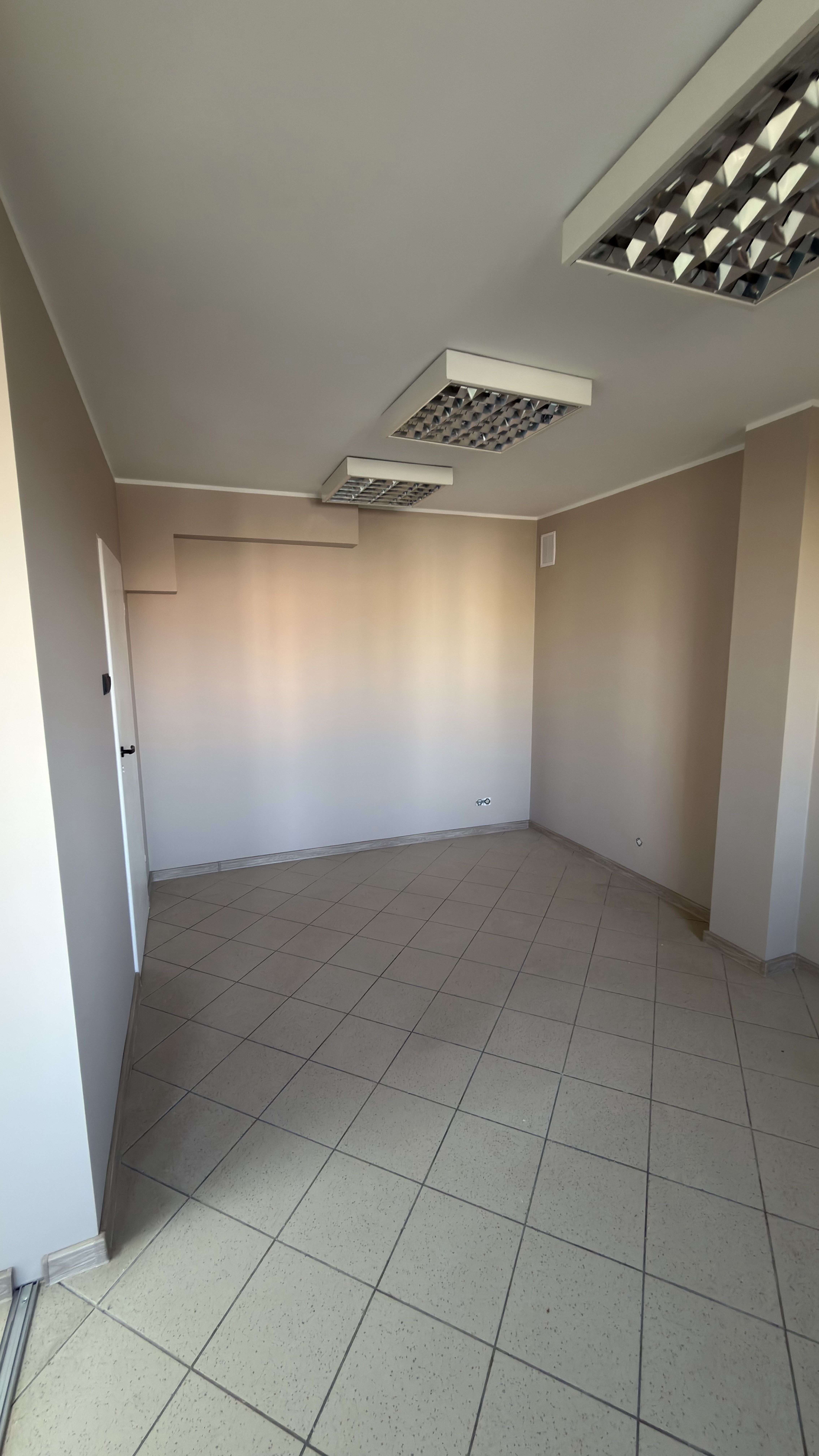 Wynajmę pokój w salonie kosmetycznym 