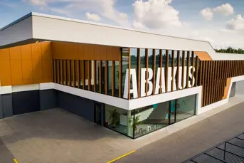 Pracownik produkcji/monter systemów przesuwnych HS