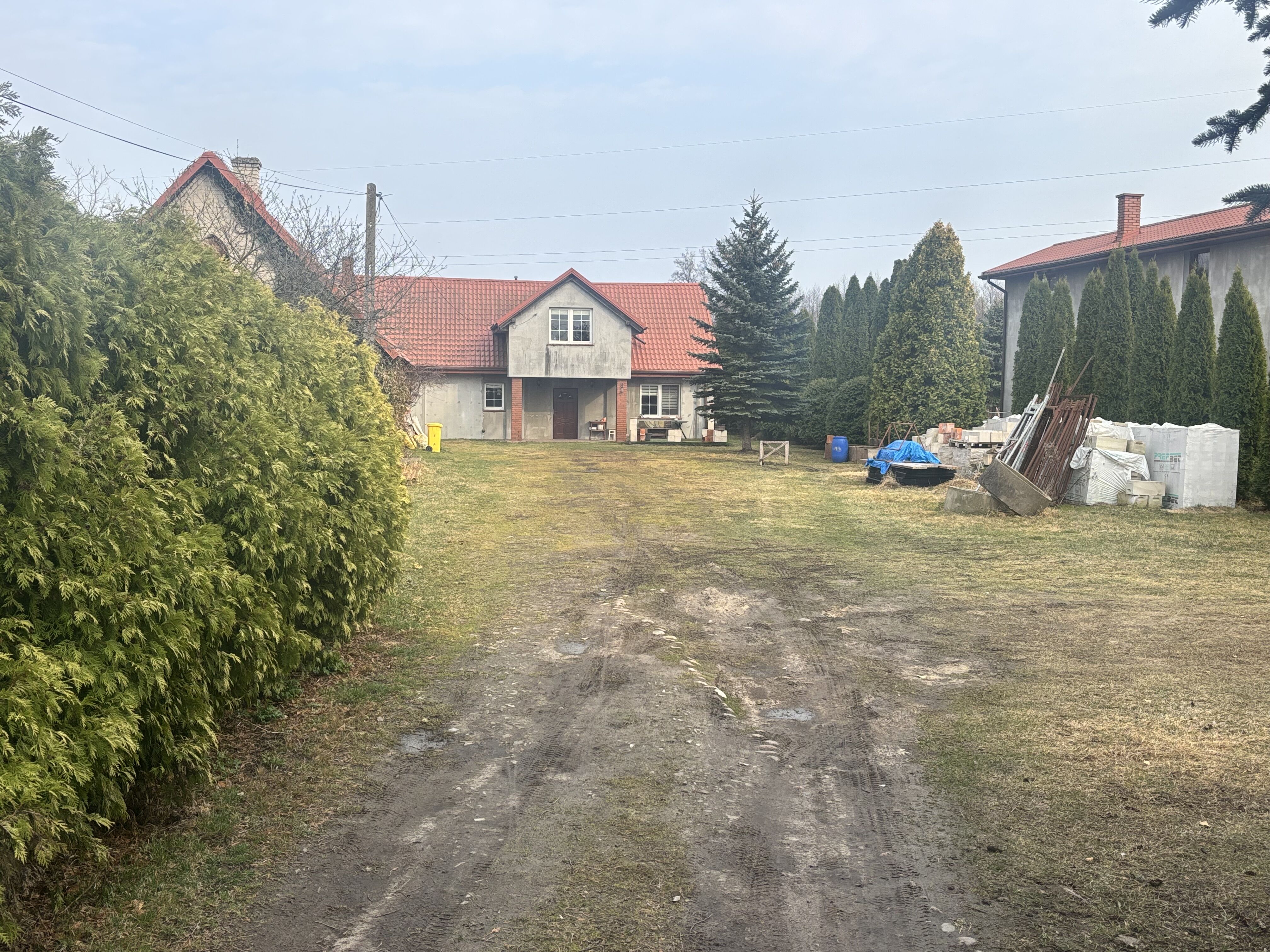 Działka z domem i stawem w Zaściankach 