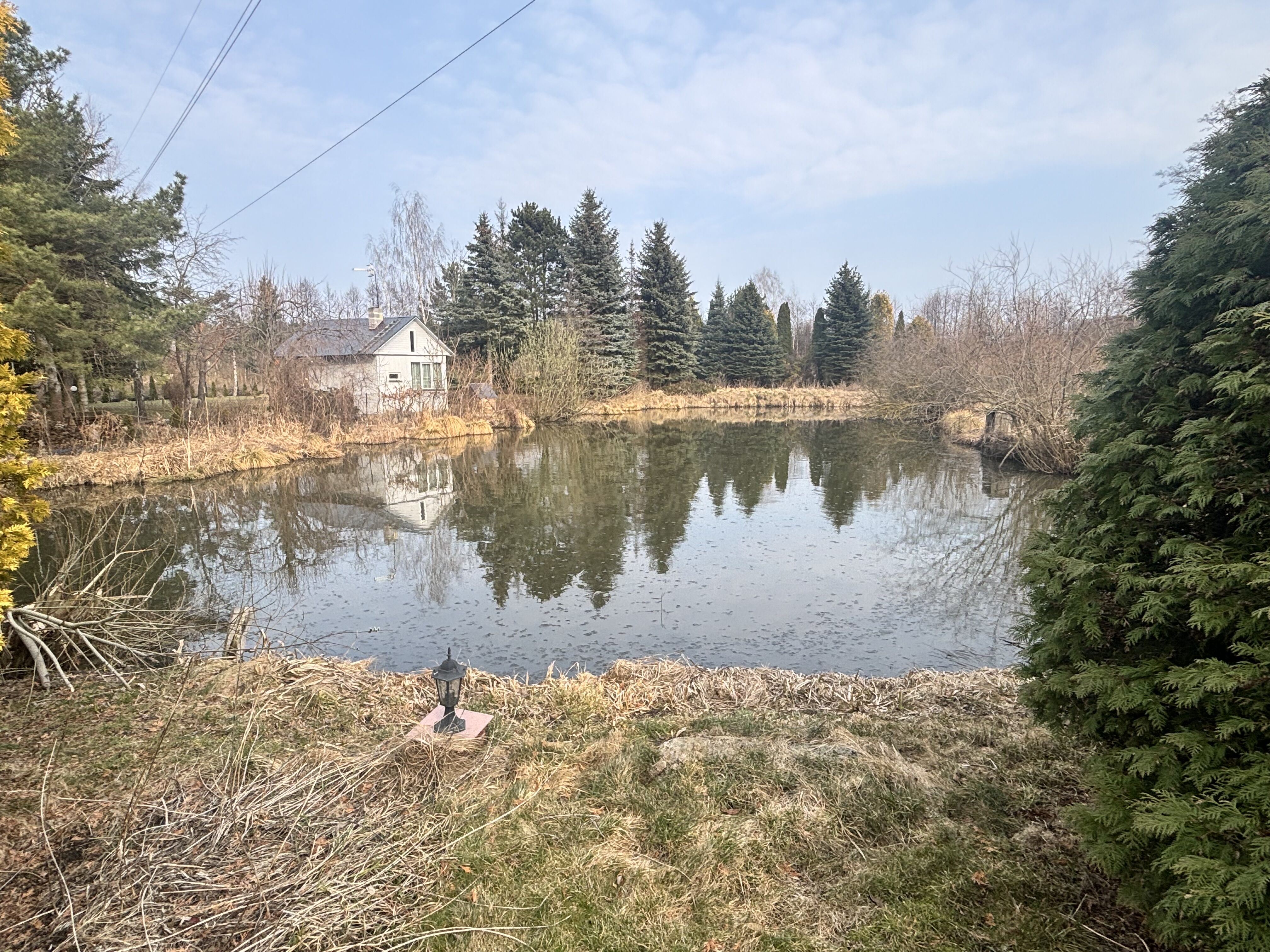 Działka z domem i stawem w Zaściankach 