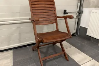 **Sprzedam 4 krzesła drewniane ogrodowe  **