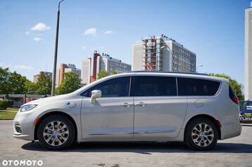 Chrysler Pacyfica 2021 hybryda Biała perła pinnacle