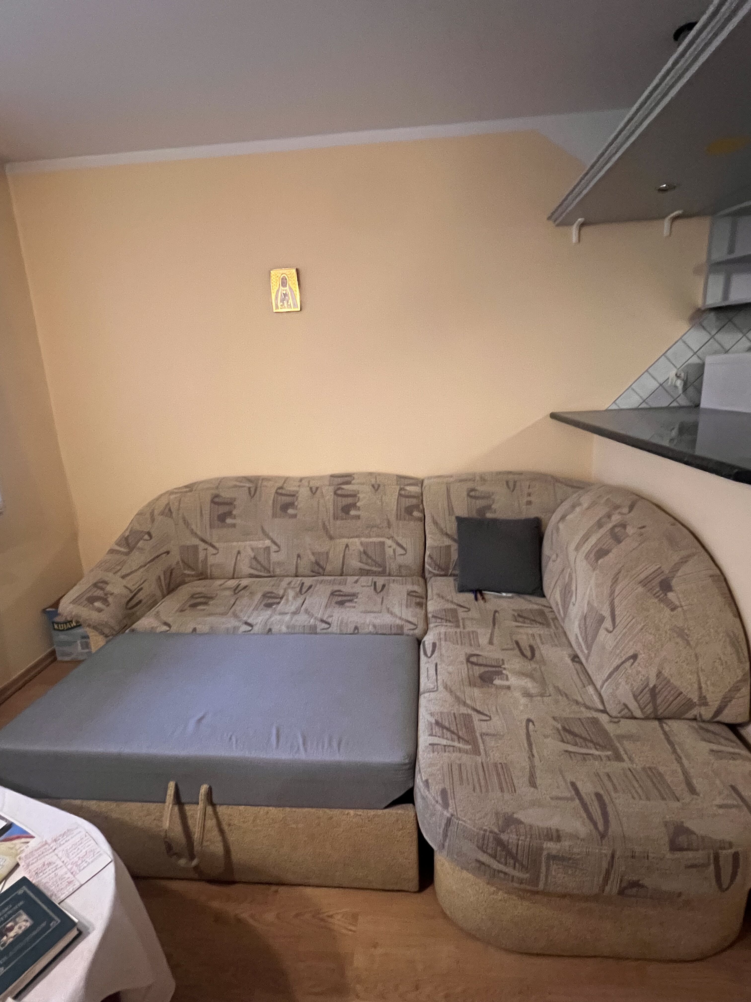 Sprzedam narożną kanapę