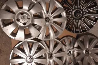 Sprzedam kołpaki samochodowe