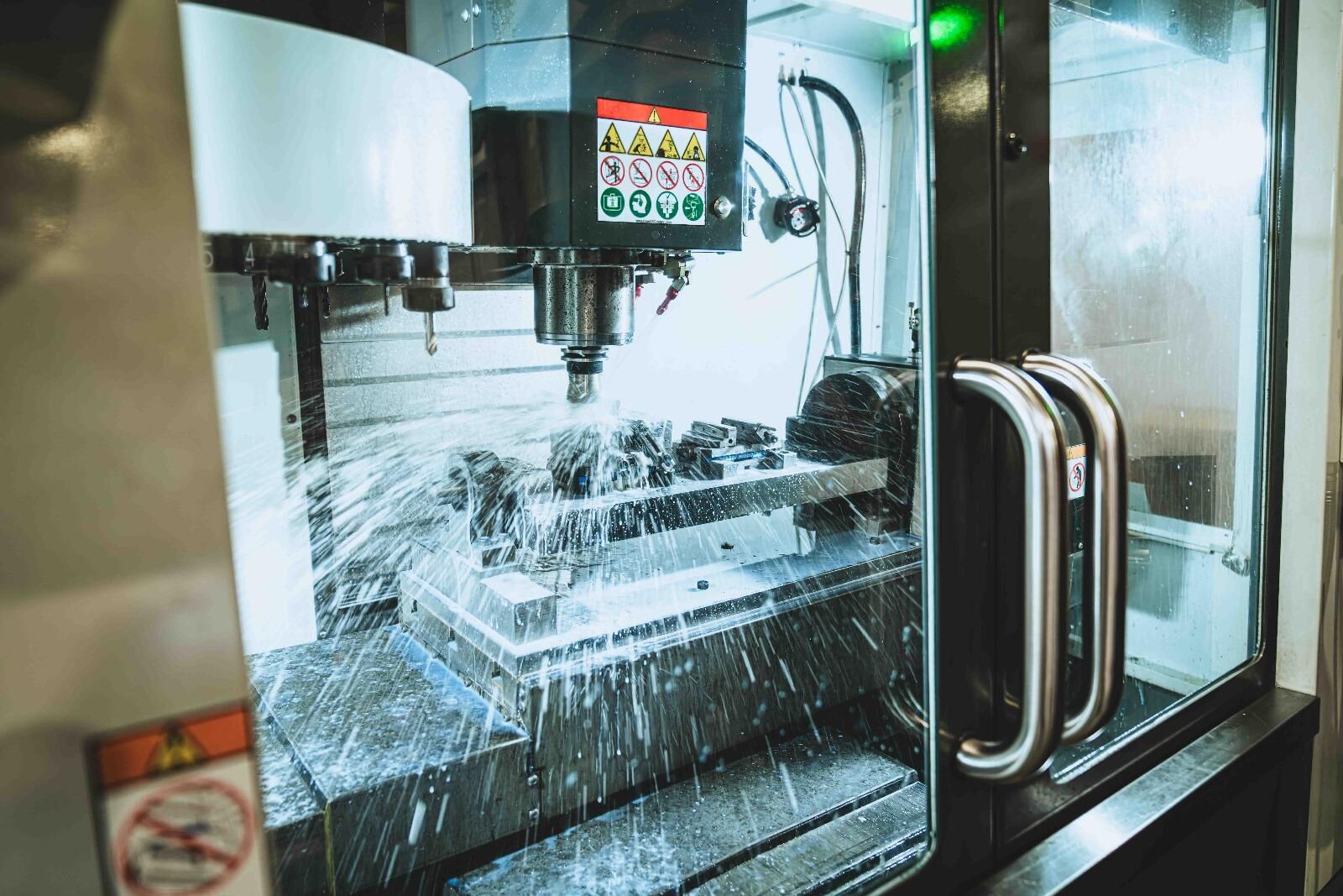 Osoba na stanowisko operatora programisty CNC 