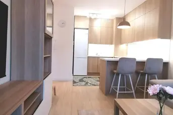 Wynajmę Ciepła 40m2 i miejsce postojowe w cenie