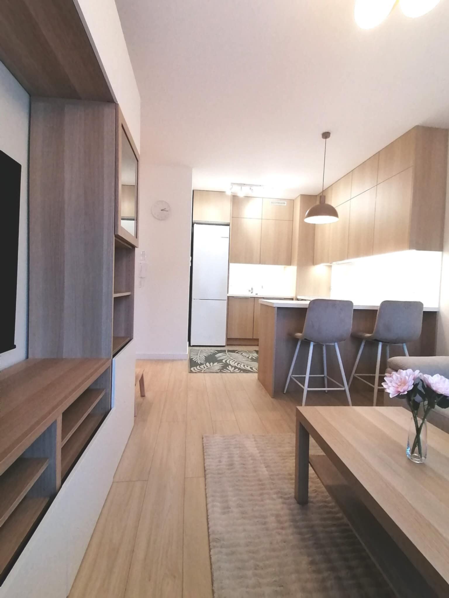 Wynajmę Ciepła 40m2 i miejsce postojowe w cenie