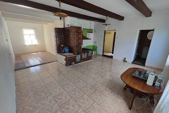 Sprzedam dom 65 drewniany całoroczny w Bondarach