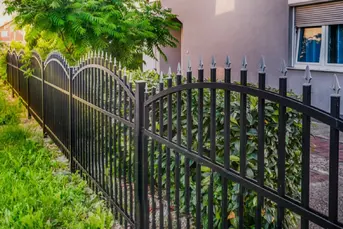 Malowanie i konserwacja ogrodzeń/płotów, balustrad