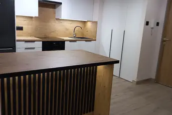 USŁUGI  STOLARSKIE  MEBLE NA WYMIAR  PŁYTA  DREWNO