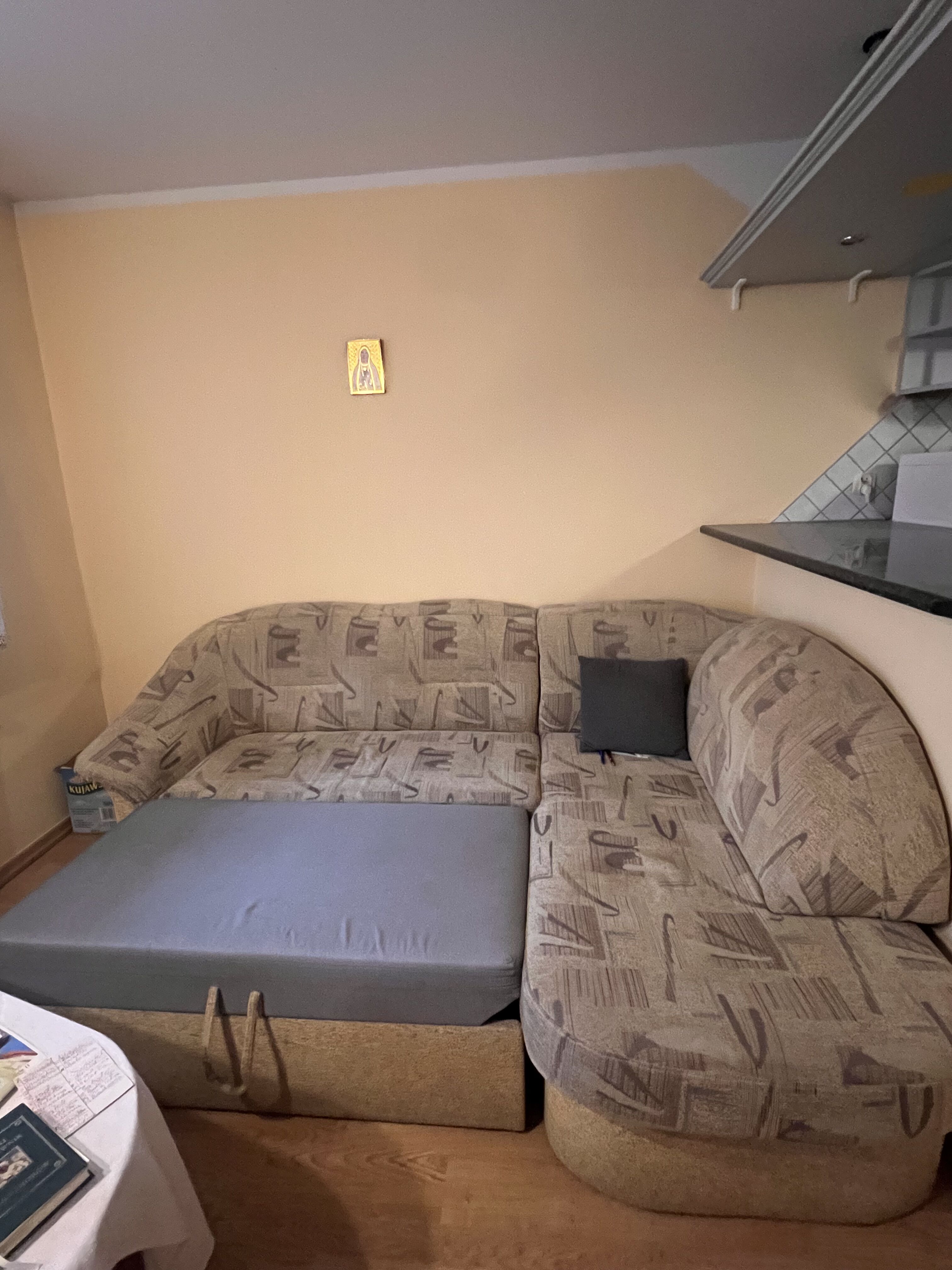 Sprzedam narożną kanapę