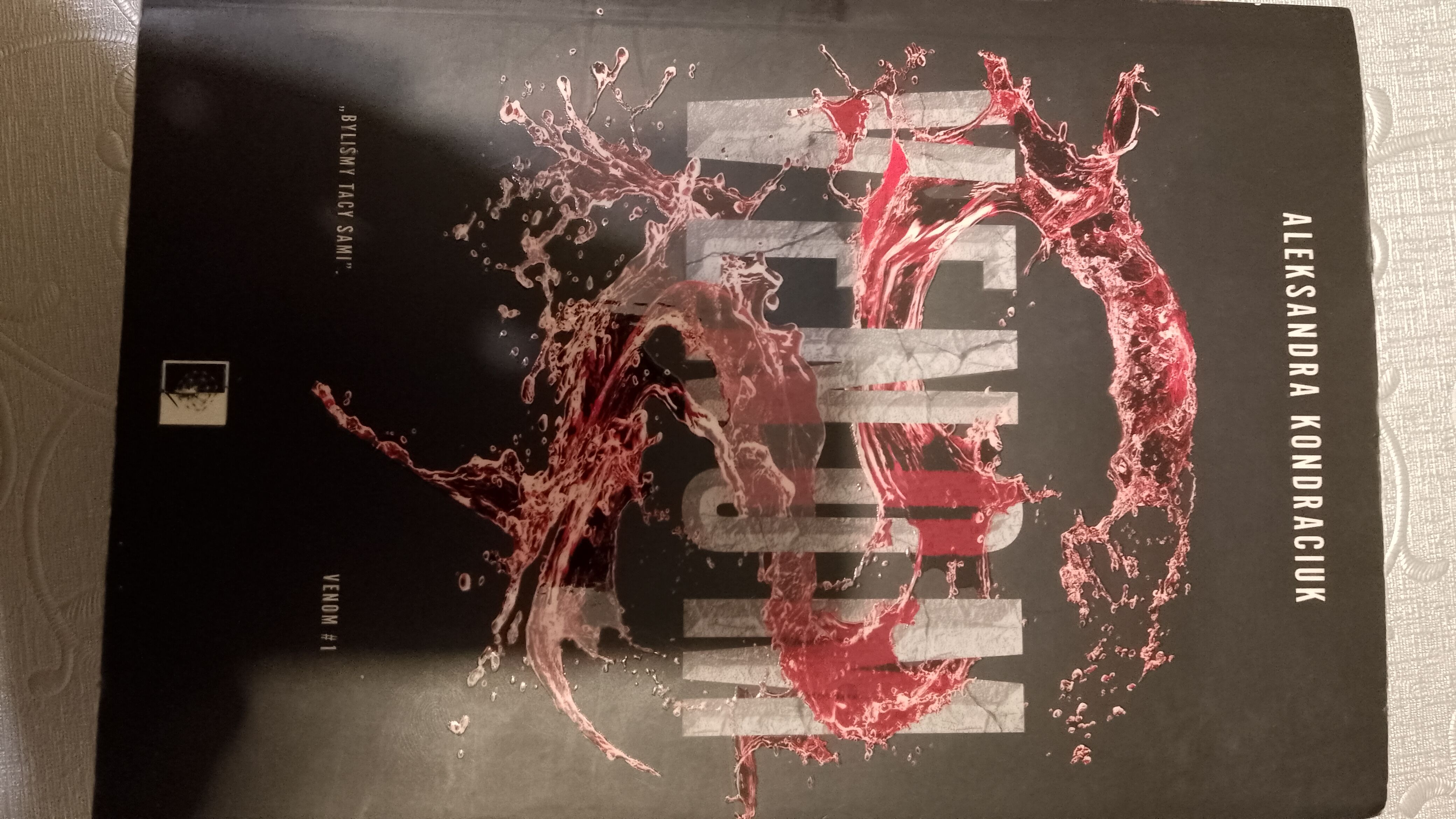 Sprzedam książki Venom 1 oraz 2  Rodzina monet Bia