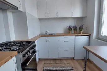 Kawalerka, II piętro, oś. Wygoda