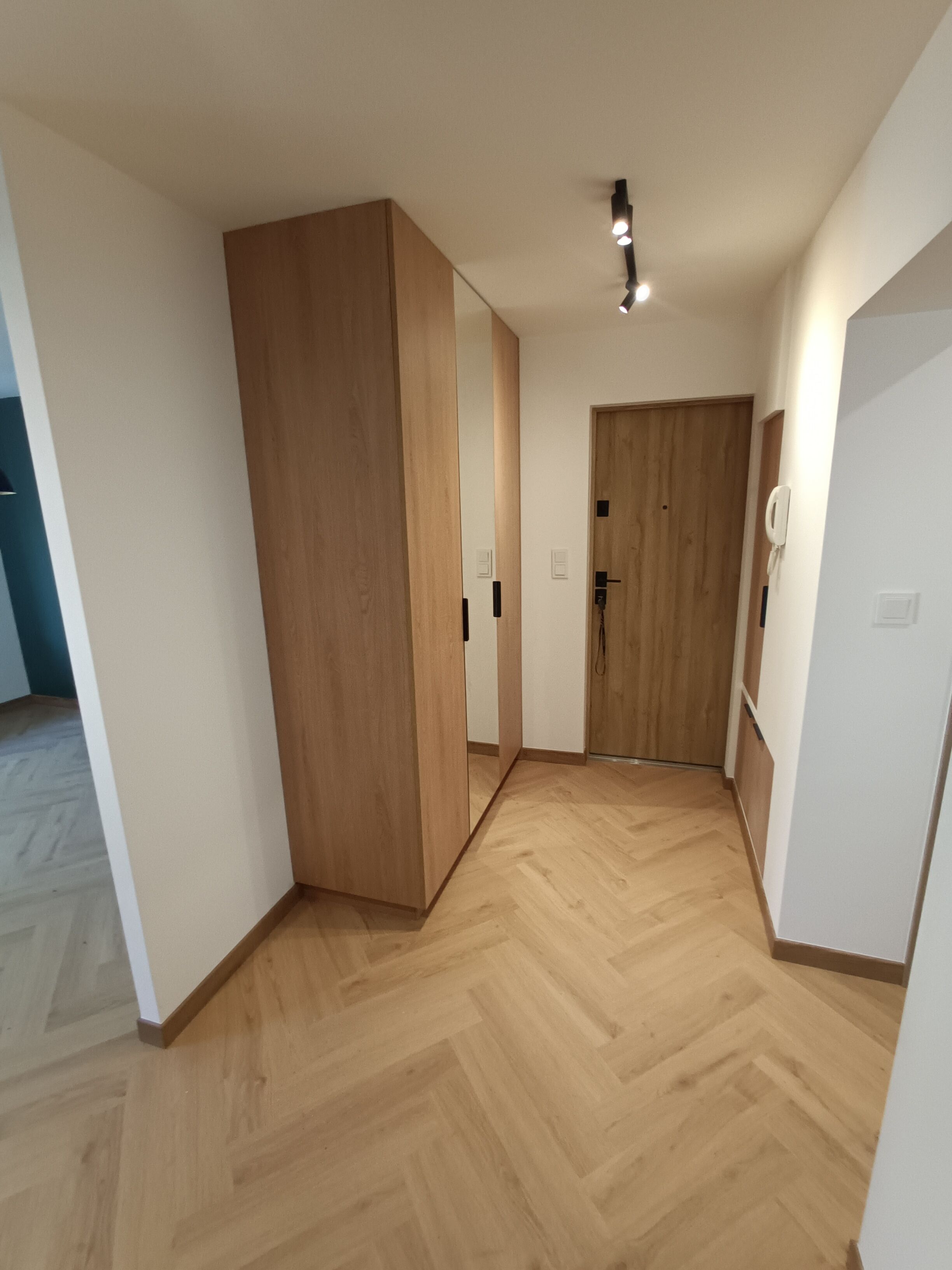 Kompleksowe wykończenia wnętrz Remonty 