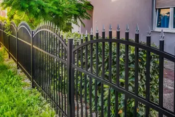 Malowanie i konserwacja ogrodzeń/płotów, balustrad