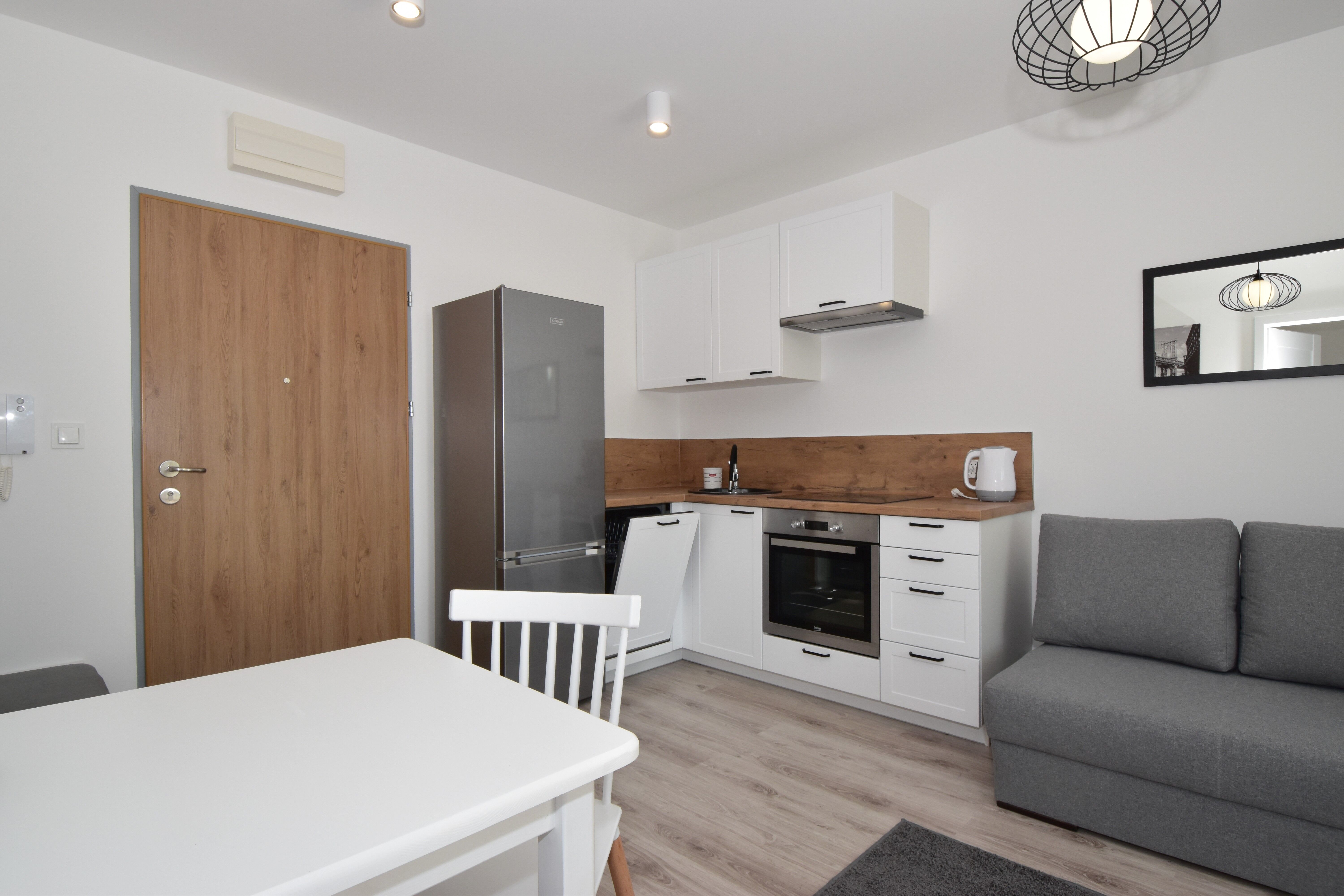 Kawalerka 2 pokoje 26m2,taras 25m2, Wierzbowa 2,Ip