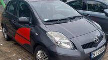 Toyota Yaris II z 2009 r. - uszkodzona