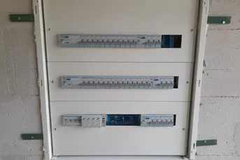 Elektryk , Instalacje elektryczne 