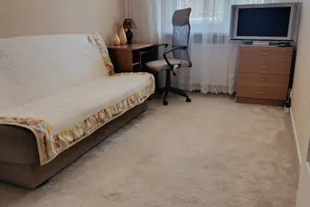 Pokój dziewczynie/Pani na Wysokim Stoczku