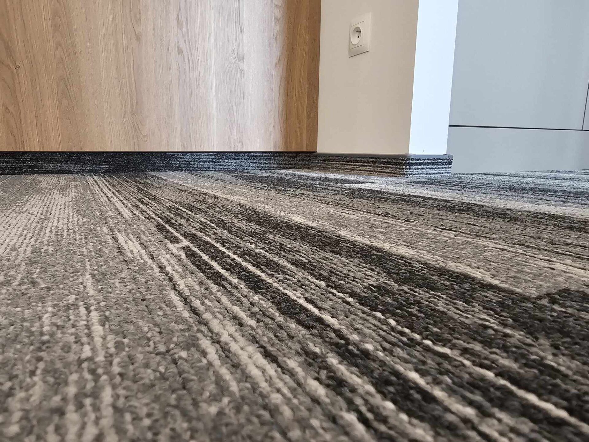 Kompleksowe Usługi Podłogowe – Panele, Wykładziny