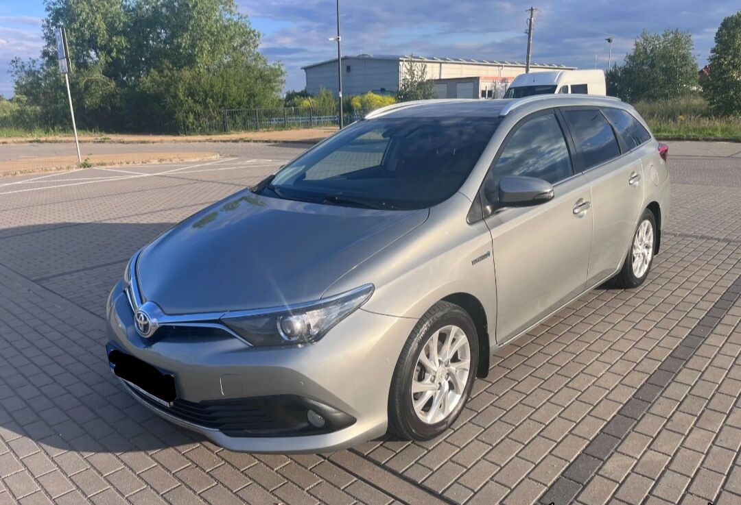 Toyota Auris  salon polska 1,8 hybryda 