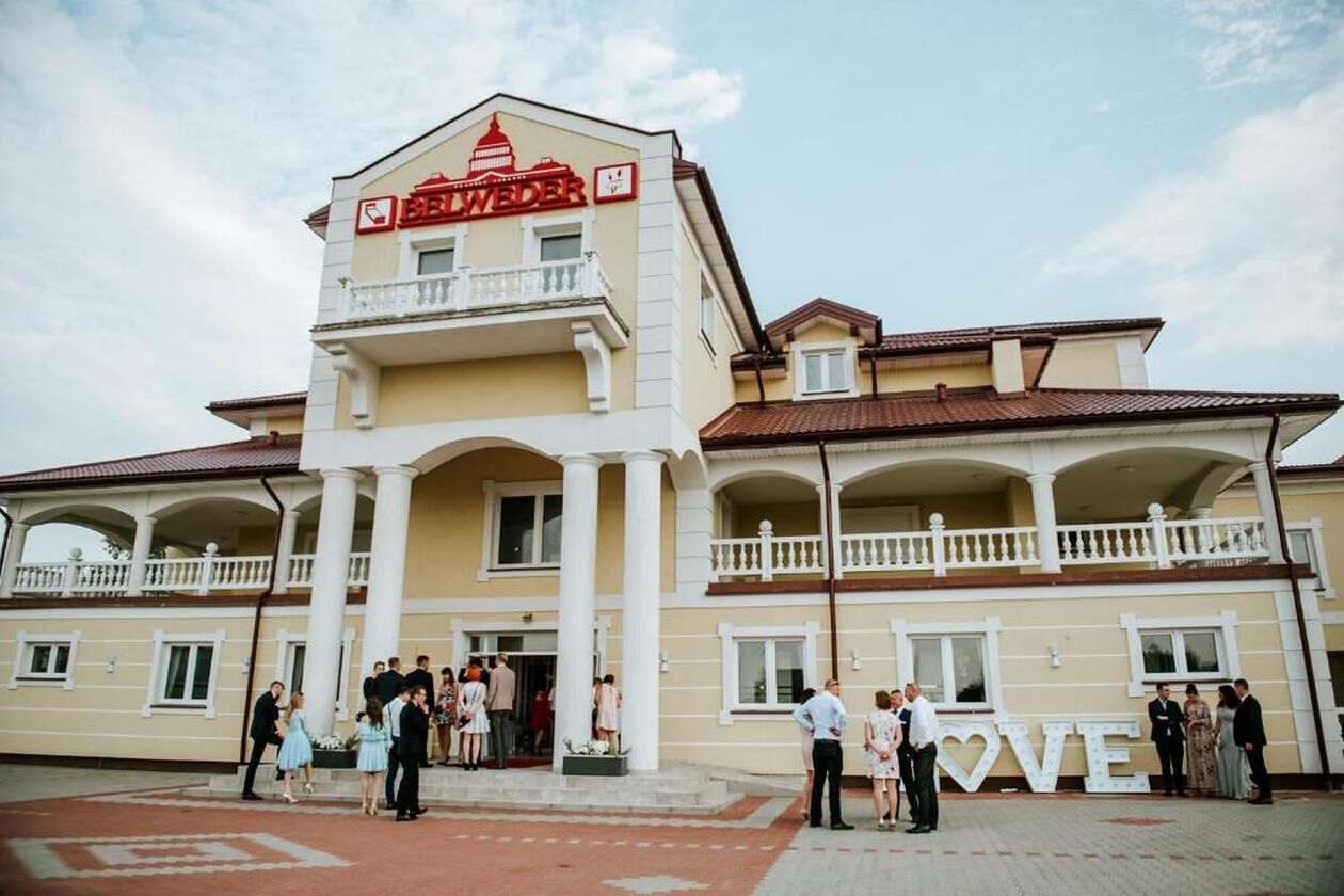 Restauracja Belweder zaktrudni kelnera kelnerkę