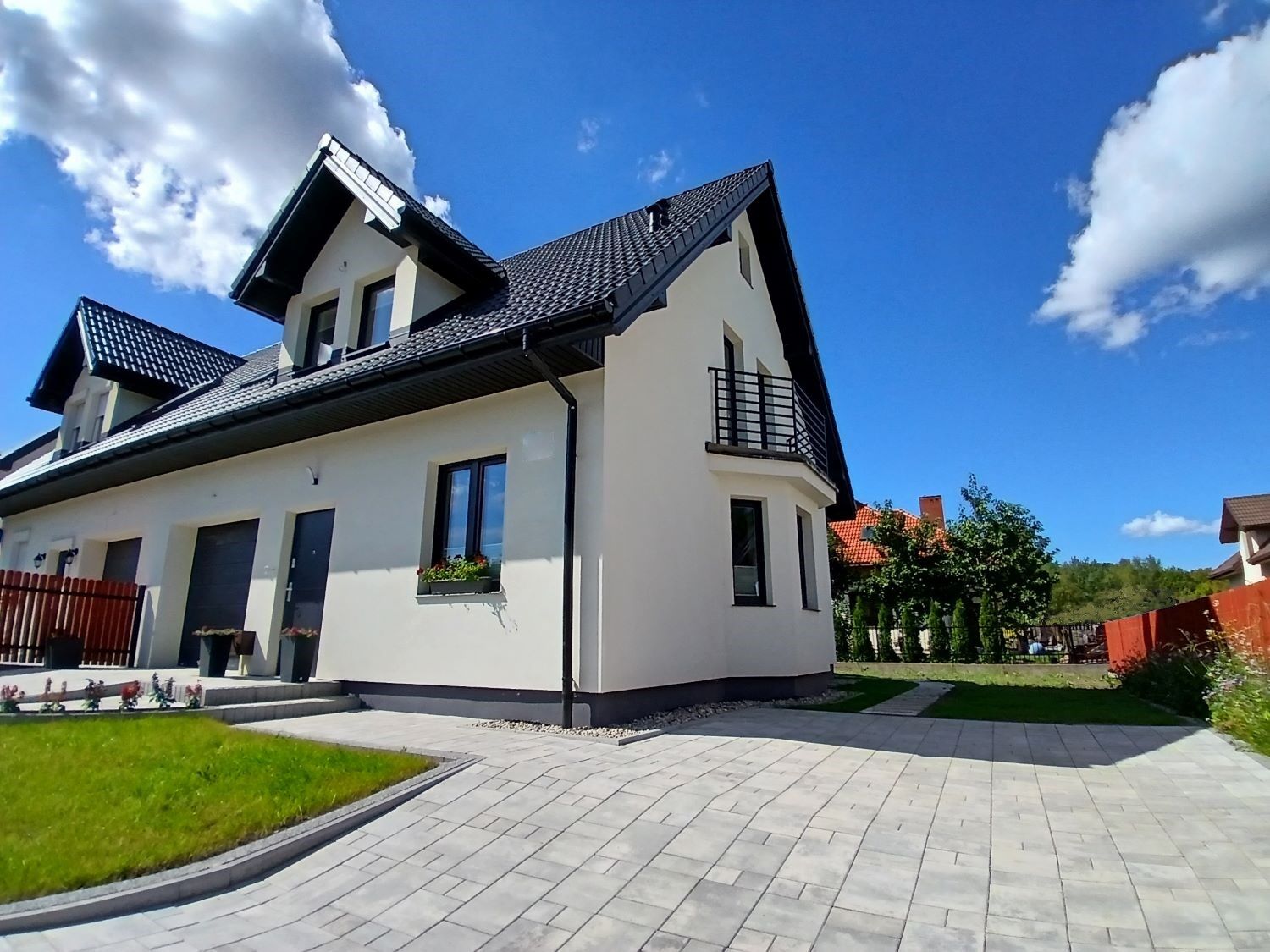Dom, bliźniak w Nowodworcach do zamieszkania