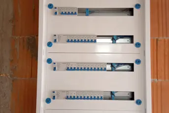 Elektryk , Instalacje elektryczne 