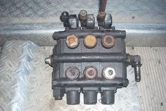 Rozdzielacz hydrauliki