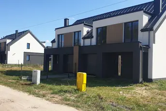 Ładby bliźniak na dużej działce