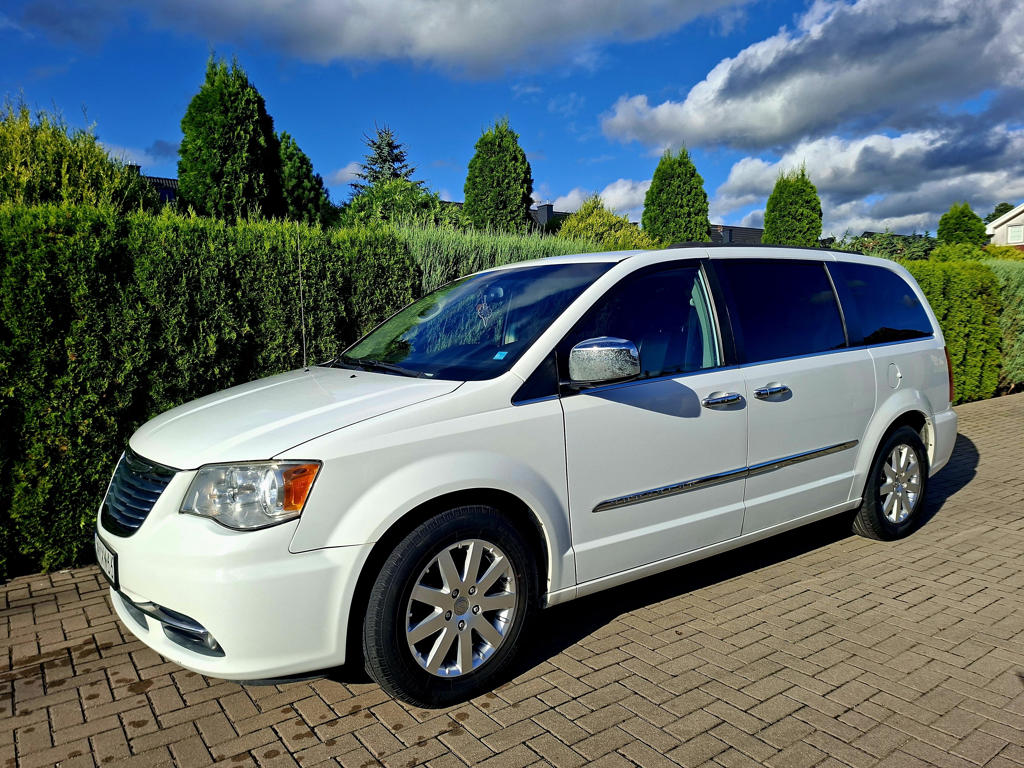 Sprzedam CHRYSLER TOWN & COUNTRY 2014 r.