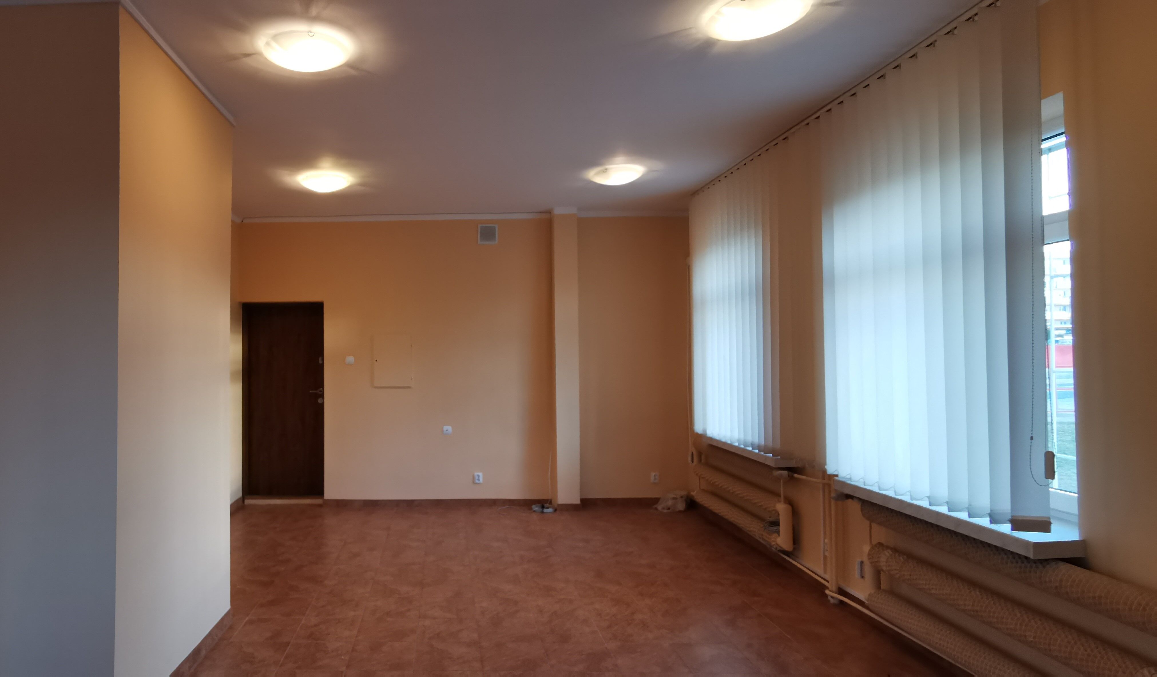 Lokal na działalność biurowo-handlowo-usługową