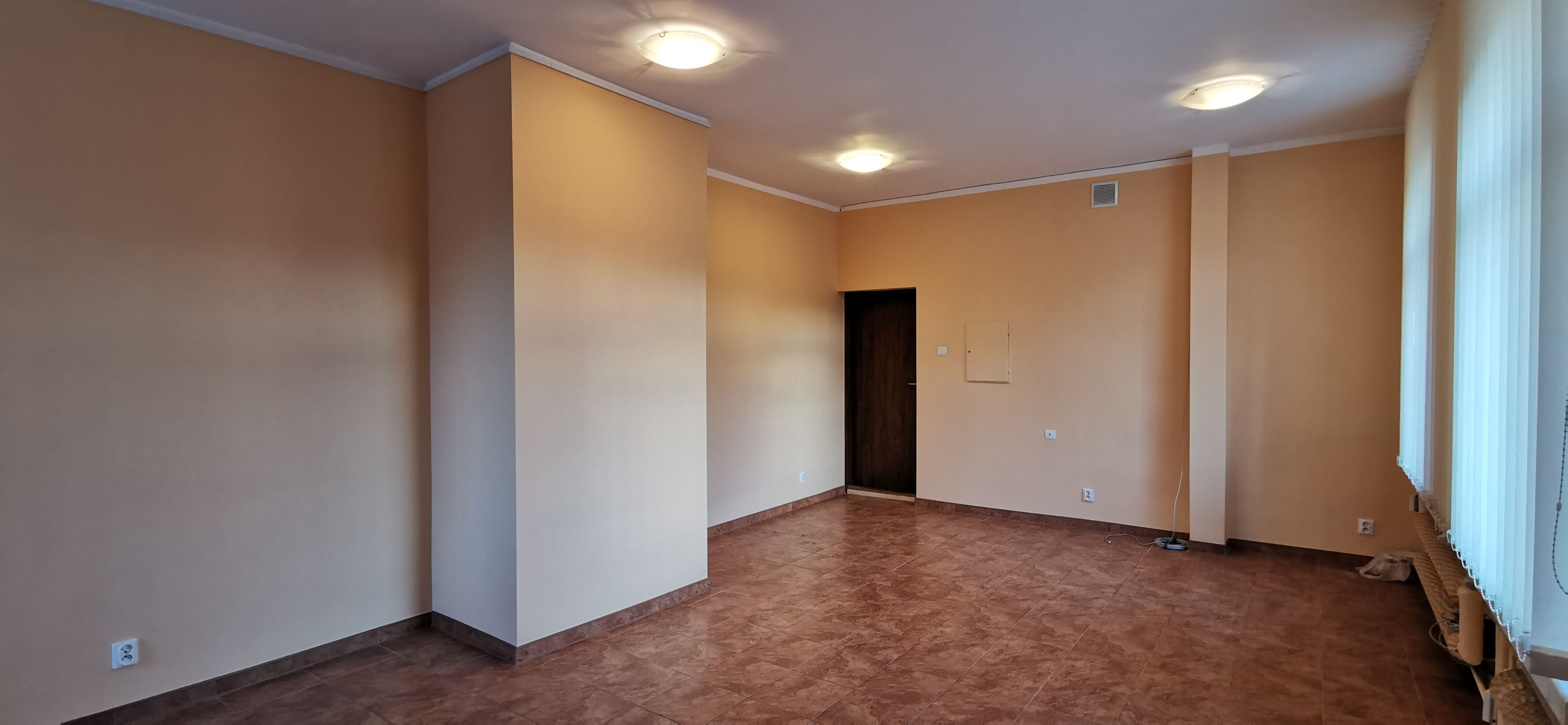 Lokal na działalność biurowo-handlowo-usługową