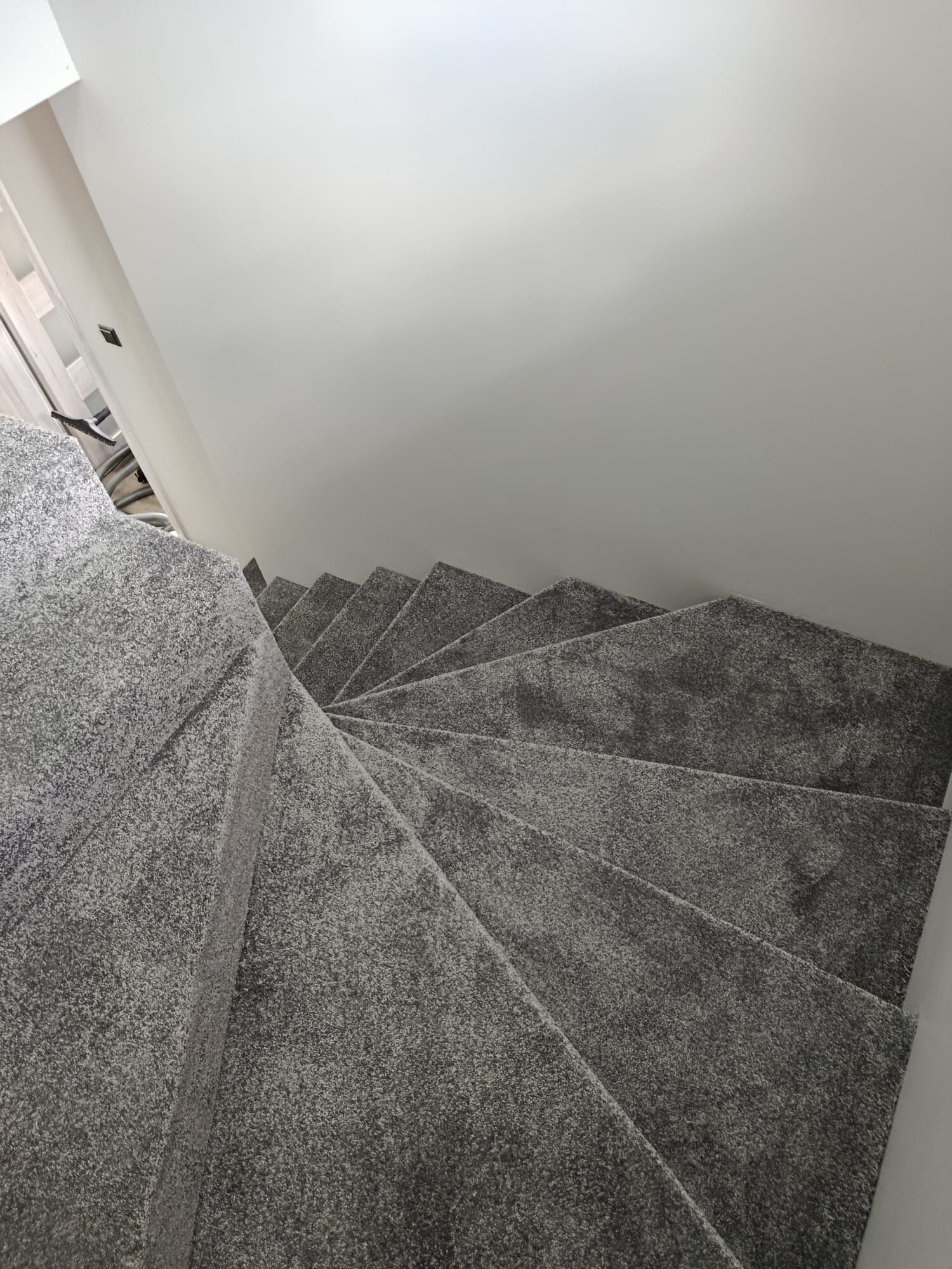 Wykładzina na schody -> sprzedaż, montaż tel.: 726 227 805