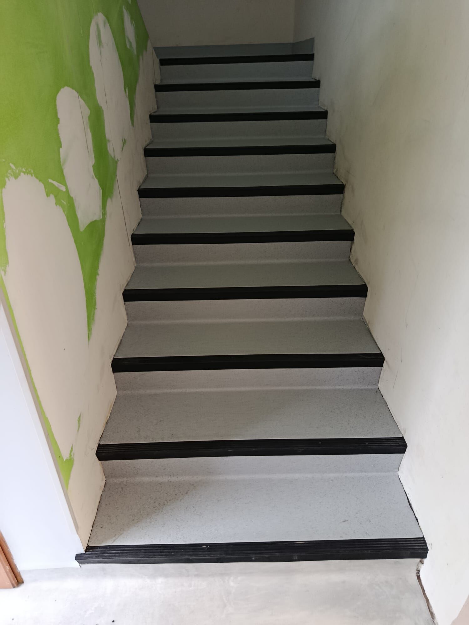 Wykładzina na schody -> sprzedaż, montaż tel.: 726 227 805