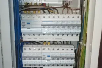 Technik elektryk przyjmie zlecenia