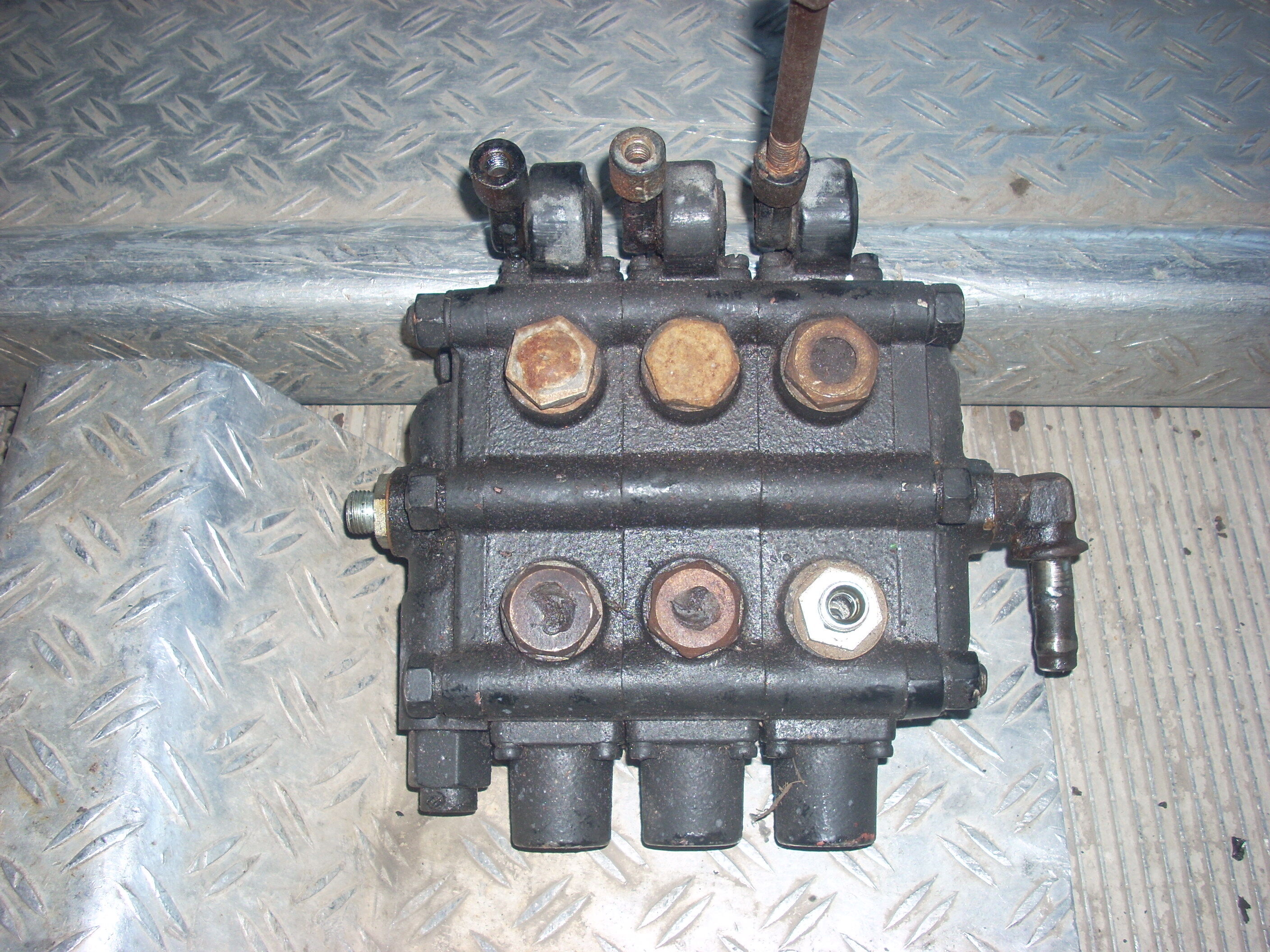 Rozdzielacz hydrauliki
