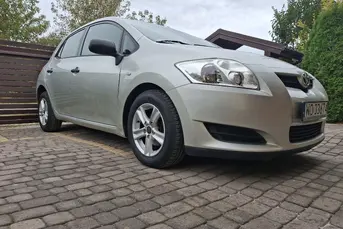 Sprzedam Toyota Auris 1.4 D-4D 2008/2009