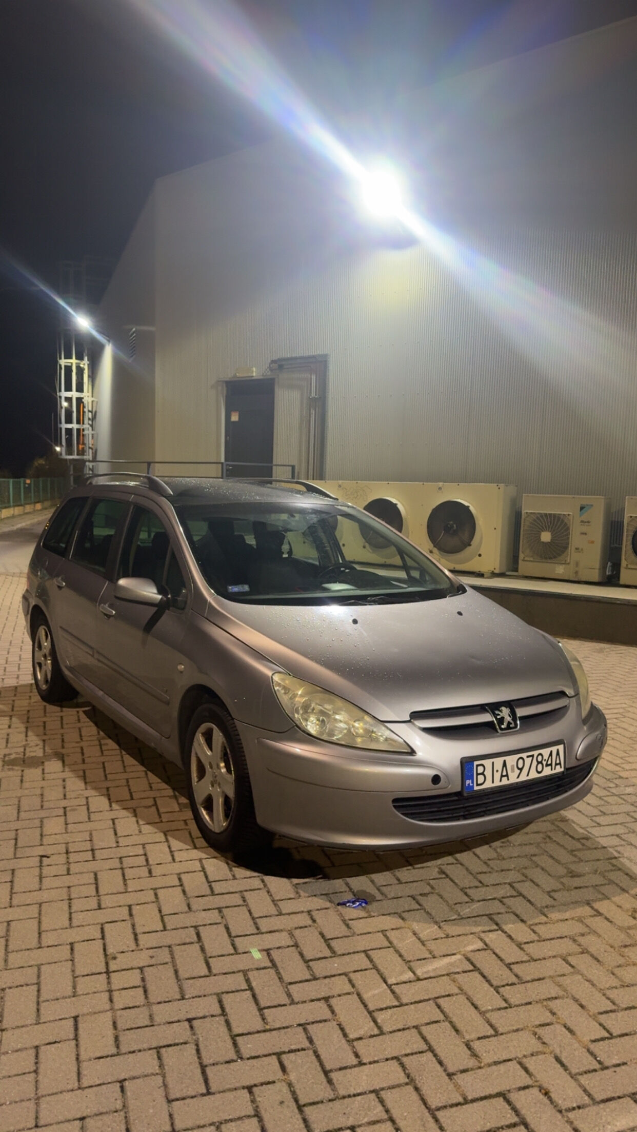 Sprzedam Peugeot 307 SW - 7 osobowy 2.0 HDI