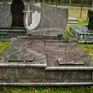 E. i W. Rutkowscy. Nagrobki granitowe