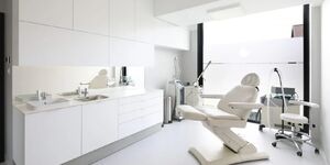 Centrum Medyczne Renew Clinic Medycyna Specjalistyczna. Medycyna Estetyczna