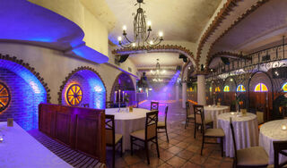 Hotel Pod Herbem ** Restauracja. Sala Weselna, Bankietowa